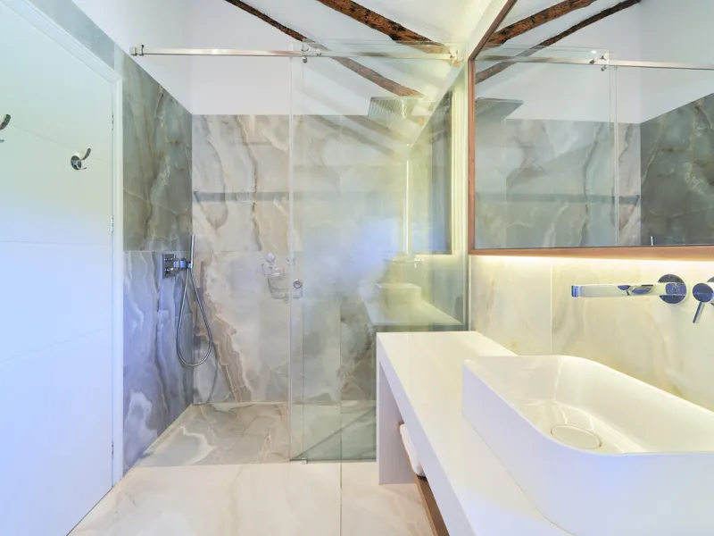Villa Audrey | Luxury Modern Villa with Private Pool, Tennis Court & Guest Apartment.