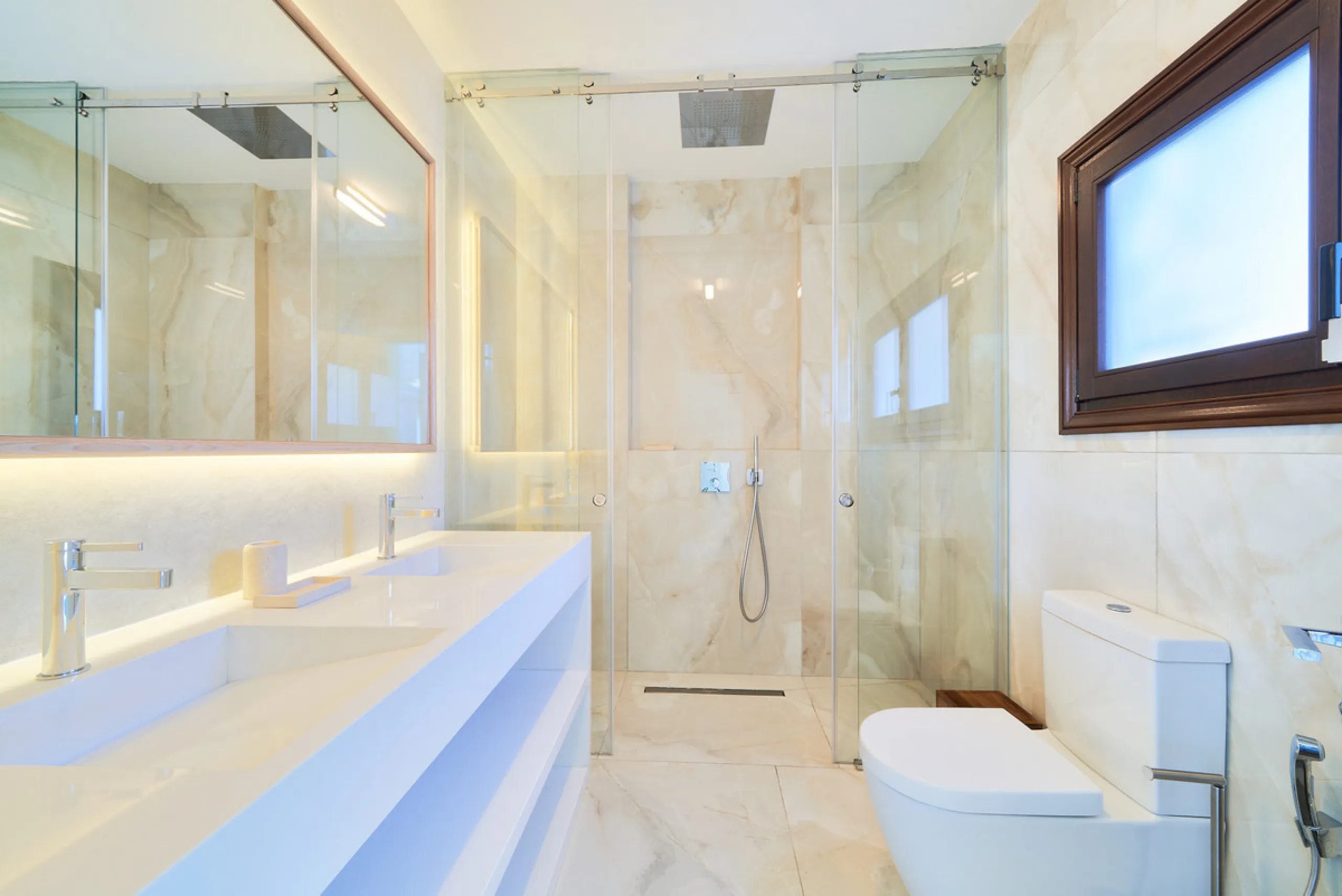 Villa Audrey | Luxury Modern Villa with Private Pool, Tennis Court & Guest Apartment.