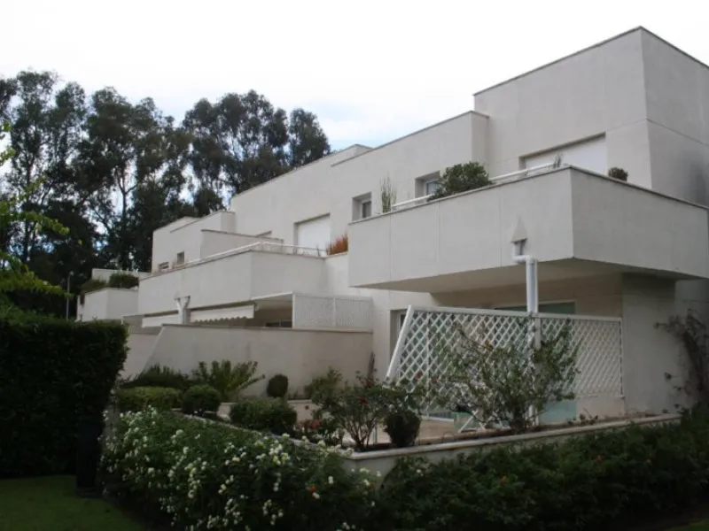 Apartment - Middle Floor Apartment в продаже в Estepona, Málaga. В доме 3 спален и 2 ванных комнат. Площадь дома 170 м²