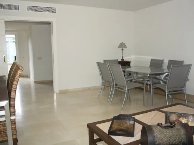 Apartment - Middle Floor Apartment в продаже в Estepona, Málaga. В доме 3 спален и 2 ванных комнат. Площадь дома 170 м²
