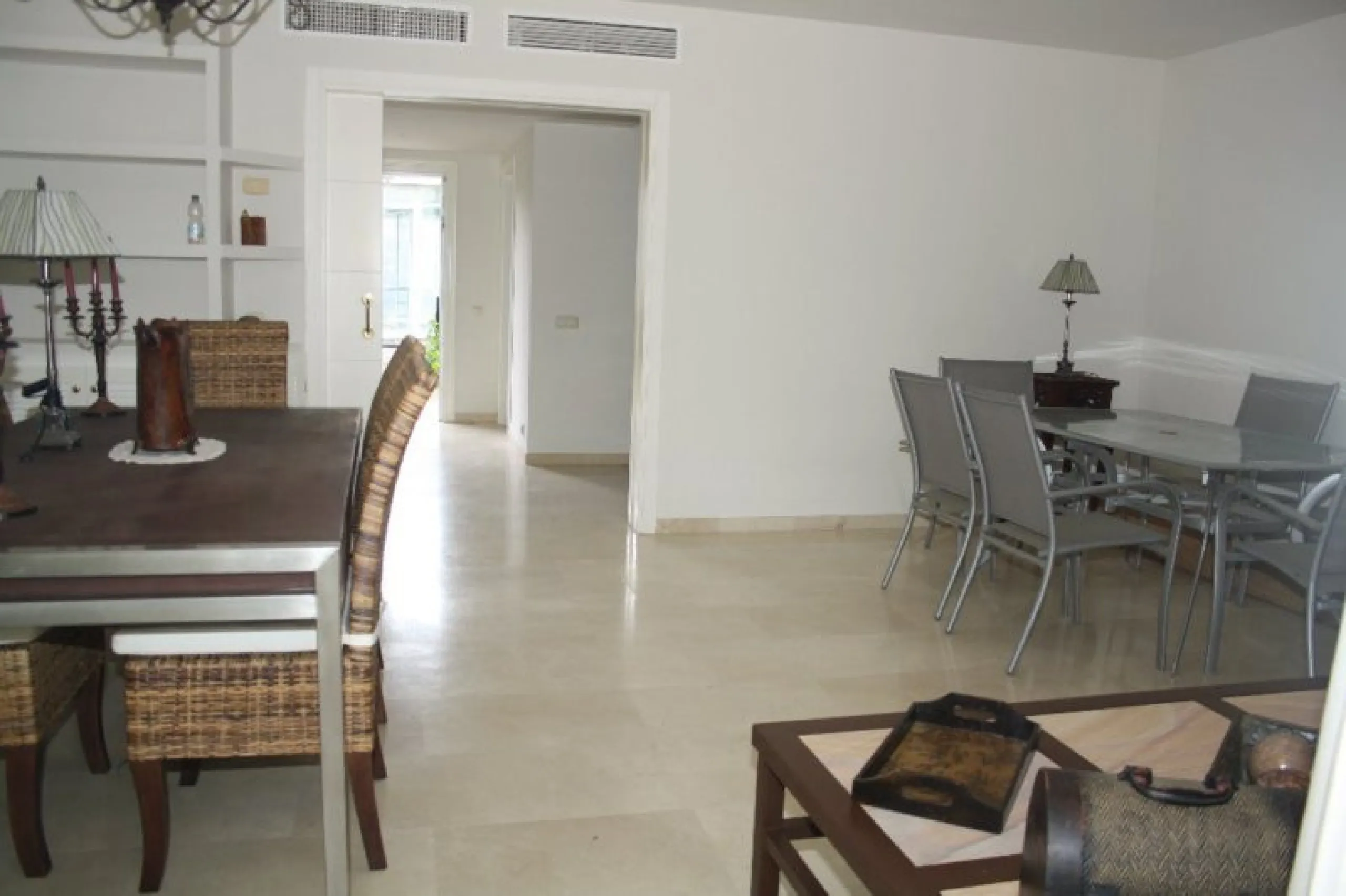 Apartment - Middle Floor Apartment в продаже в Estepona, Málaga. В доме 3 спален и 2 ванных комнат. Площадь дома 170 м²