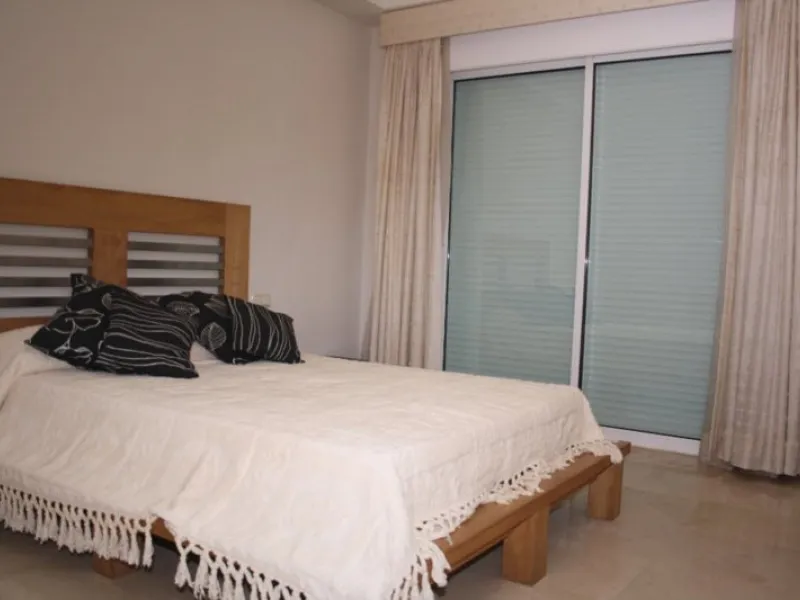 Apartment - Middle Floor Apartment в продаже в Estepona, Málaga. В доме 3 спален и 2 ванных комнат. Площадь дома 170 м²