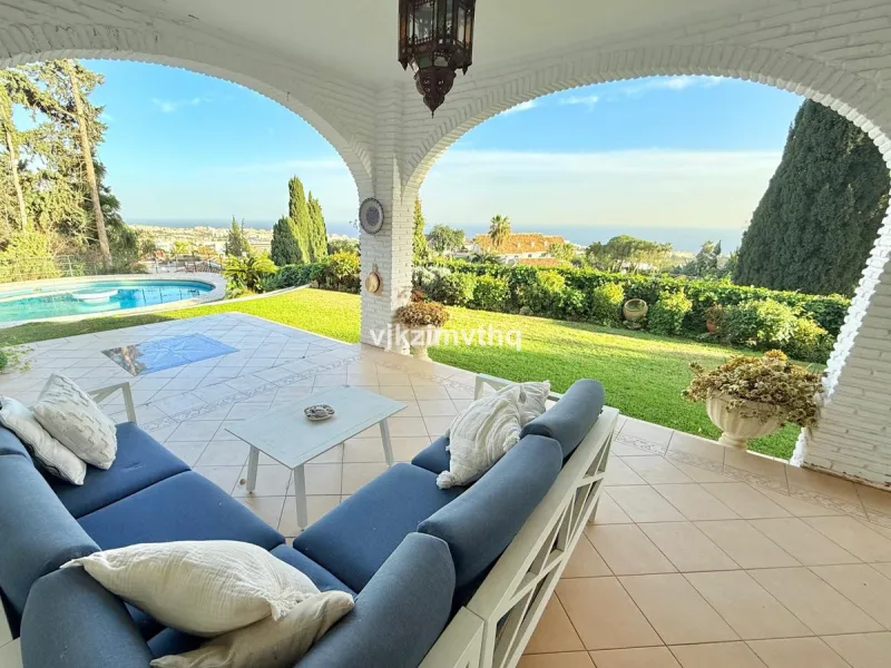 Located in the prestigious and historically significant Rancho Domingo, this exceptional single-story residence offers a rare opportunity to own a home in one of Costa del Sol's most iconic urbanizations. Designed by a student of Frank Lloyd Wright, Ranch