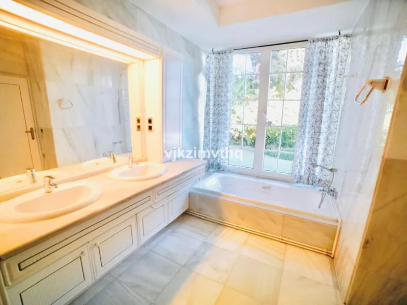 Located in the prestigious and historically significant Rancho Domingo, this exceptional single-story residence offers a rare opportunity to own a home in one of Costa del Sol's most iconic urbanizations. Designed by a student of Frank Lloyd Wright, Ranch