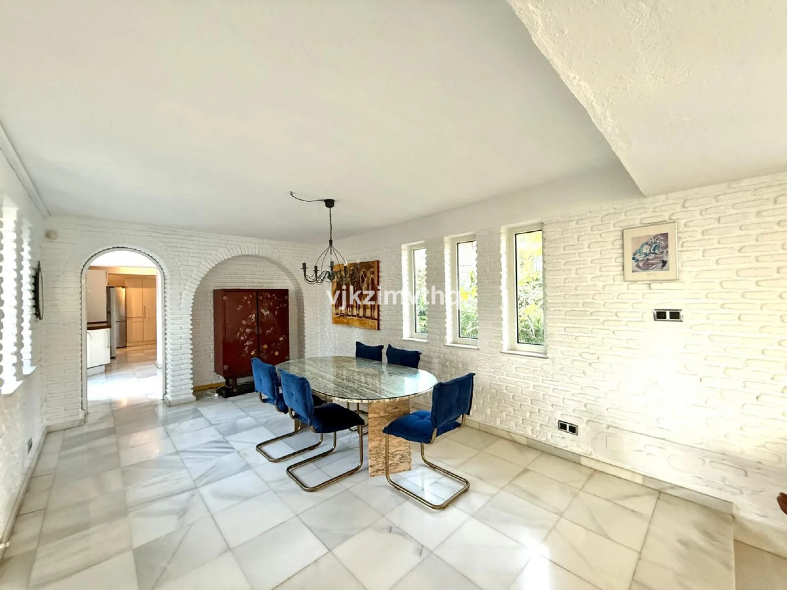 Located in the prestigious and historically significant Rancho Domingo, this exceptional single-story residence offers a rare opportunity to own a home in one of Costa del Sol's most iconic urbanizations. Designed by a student of Frank Lloyd Wright, Ranch