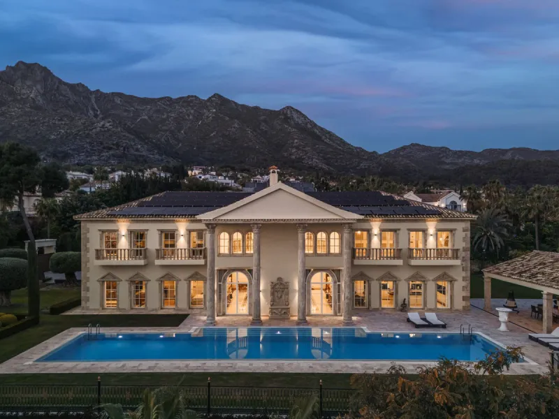 Großzügige Villa mit Meerblick und umfassender privater Ausstattung in Marbella
