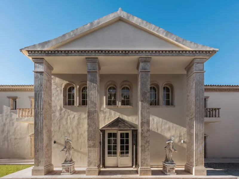 Großzügige Villa mit Meerblick und umfassender privater Ausstattung in Marbella