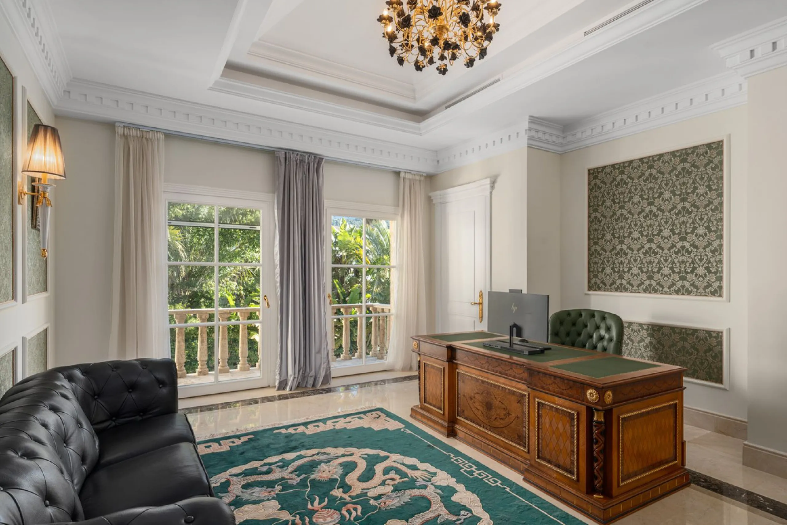 Großzügige Villa mit Meerblick und umfassender privater Ausstattung in Marbella