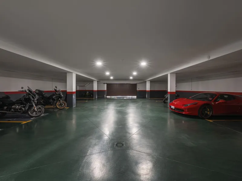 Großzügige Villa mit Meerblick und umfassender privater Ausstattung in Marbella