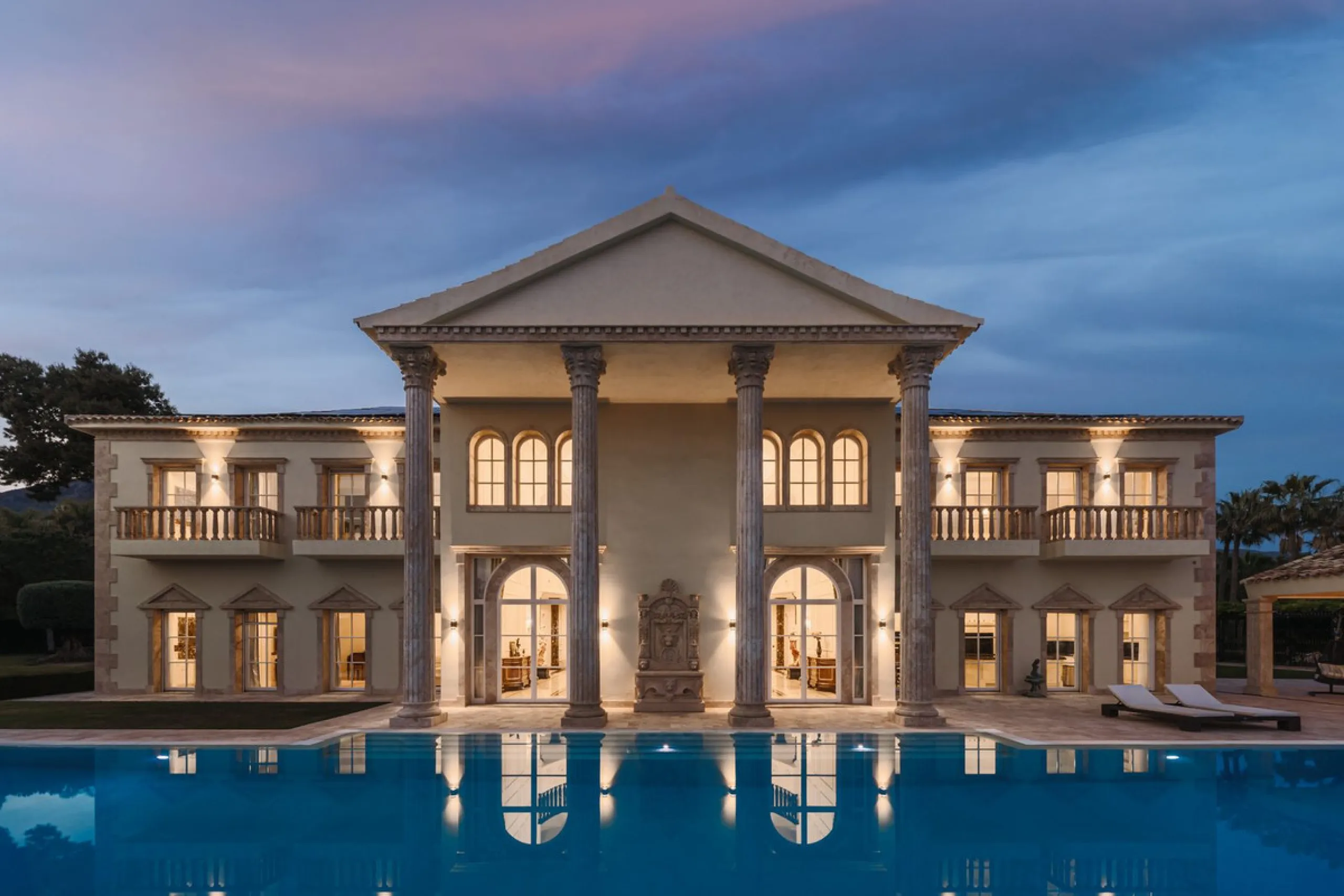 Großzügige Villa mit Meerblick und umfassender privater Ausstattung in Marbella