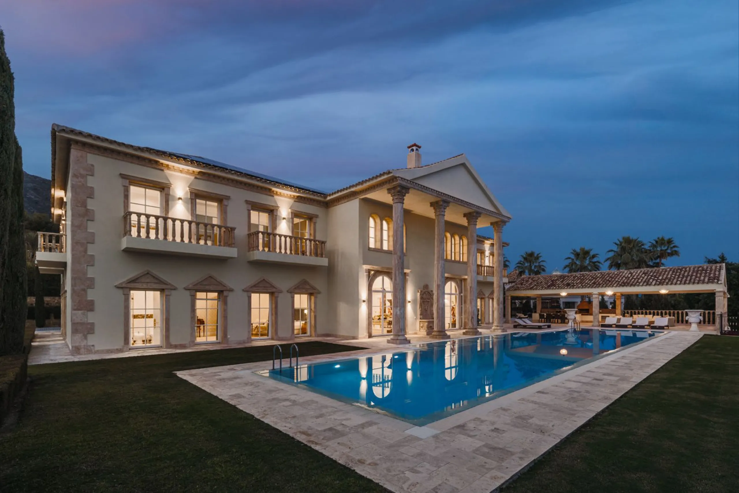 Großzügige Villa mit Meerblick und umfassender privater Ausstattung in Marbella