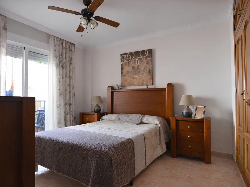 Wir freuen uns, diese prächtige Wohnung im begehrten Viertel Las Lagunas vorzustellen