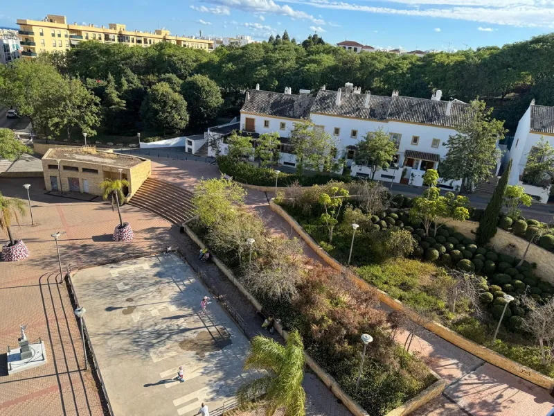 Middle Floor Apartment, Estepona, Costa del Sol.
