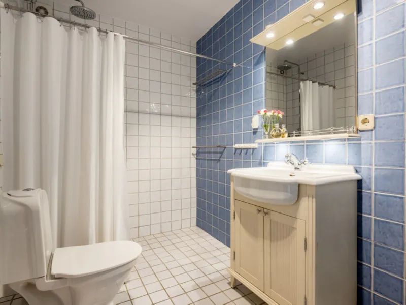 Fantastic 4 bedroom apartement with panoramic sea and mountain views,very private many facilities such as sauna gym 24 security and reception walking distance to