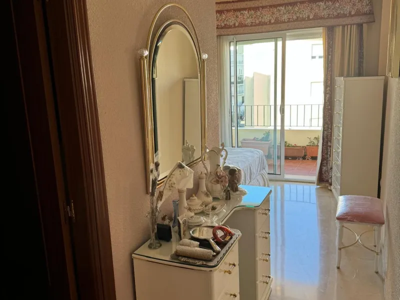 Middle Floor Apartment, Estepona, Costa del Sol.