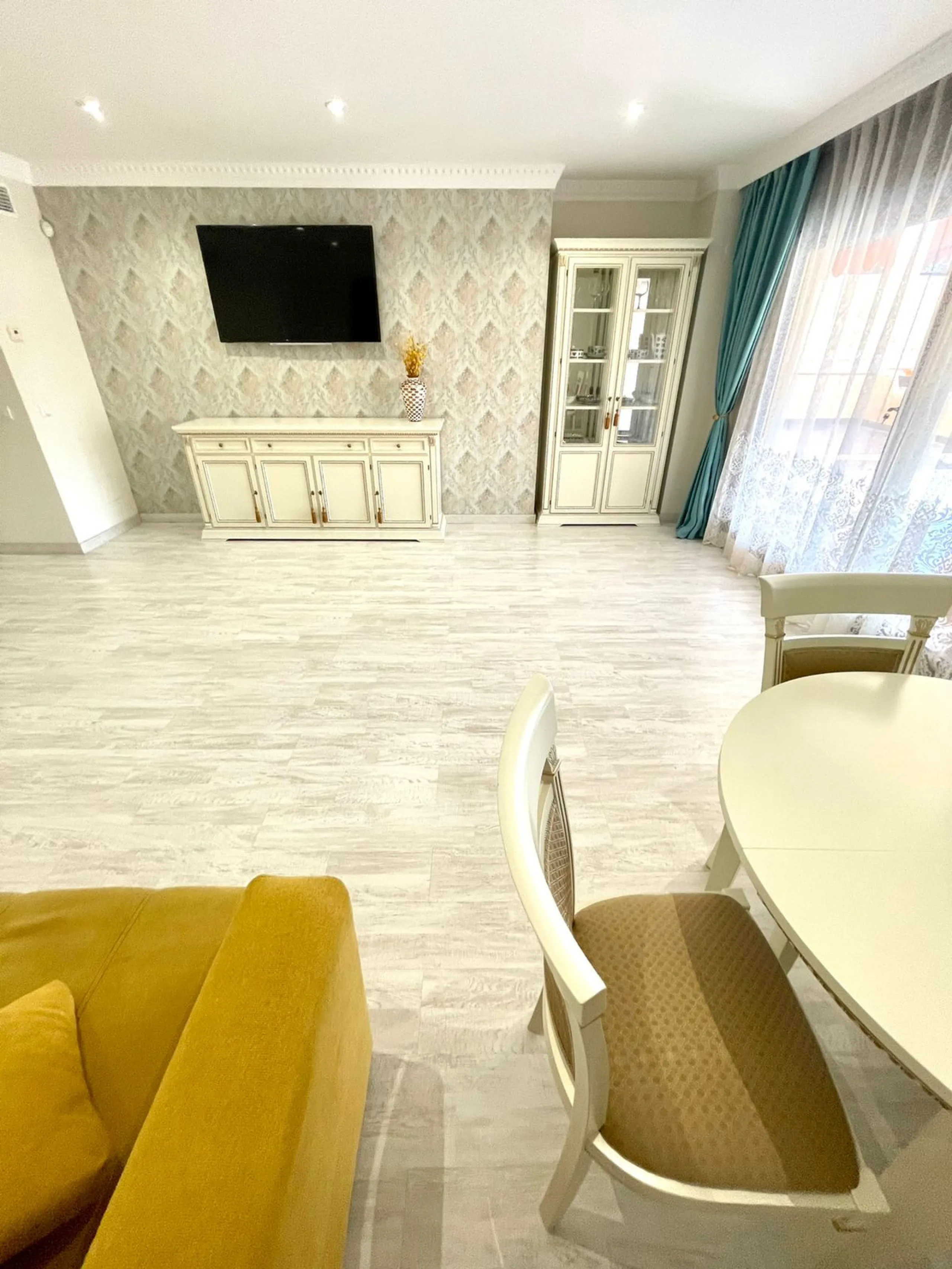 Middle Floor Apartment, Benahavís, Costa del Sol.