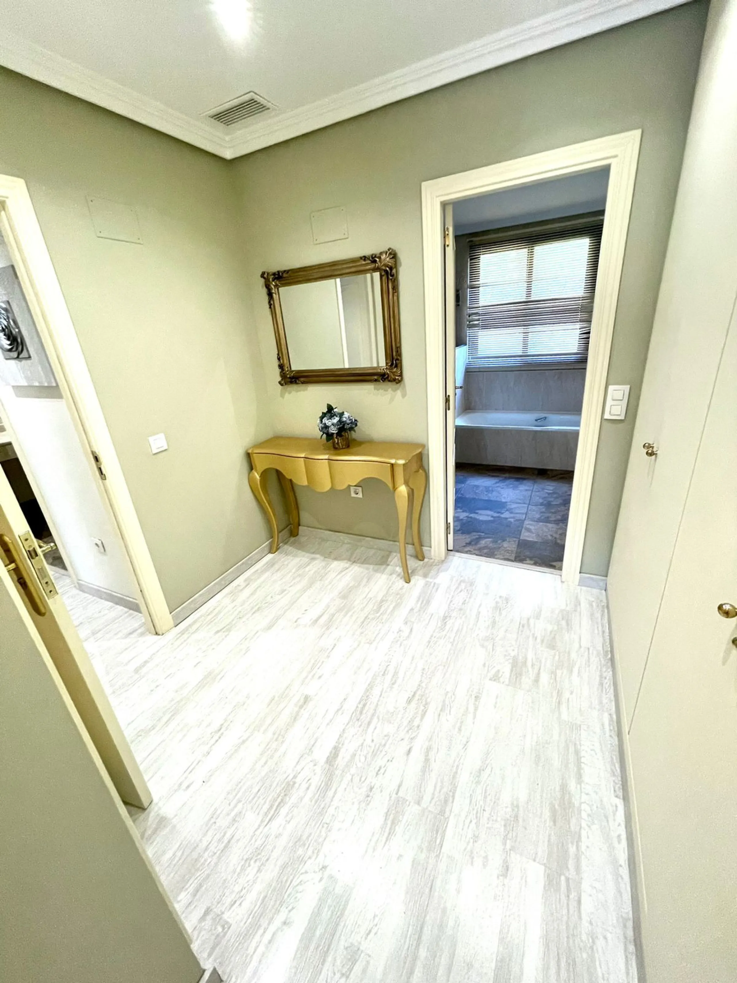 Middle Floor Apartment, Benahavís, Costa del Sol.