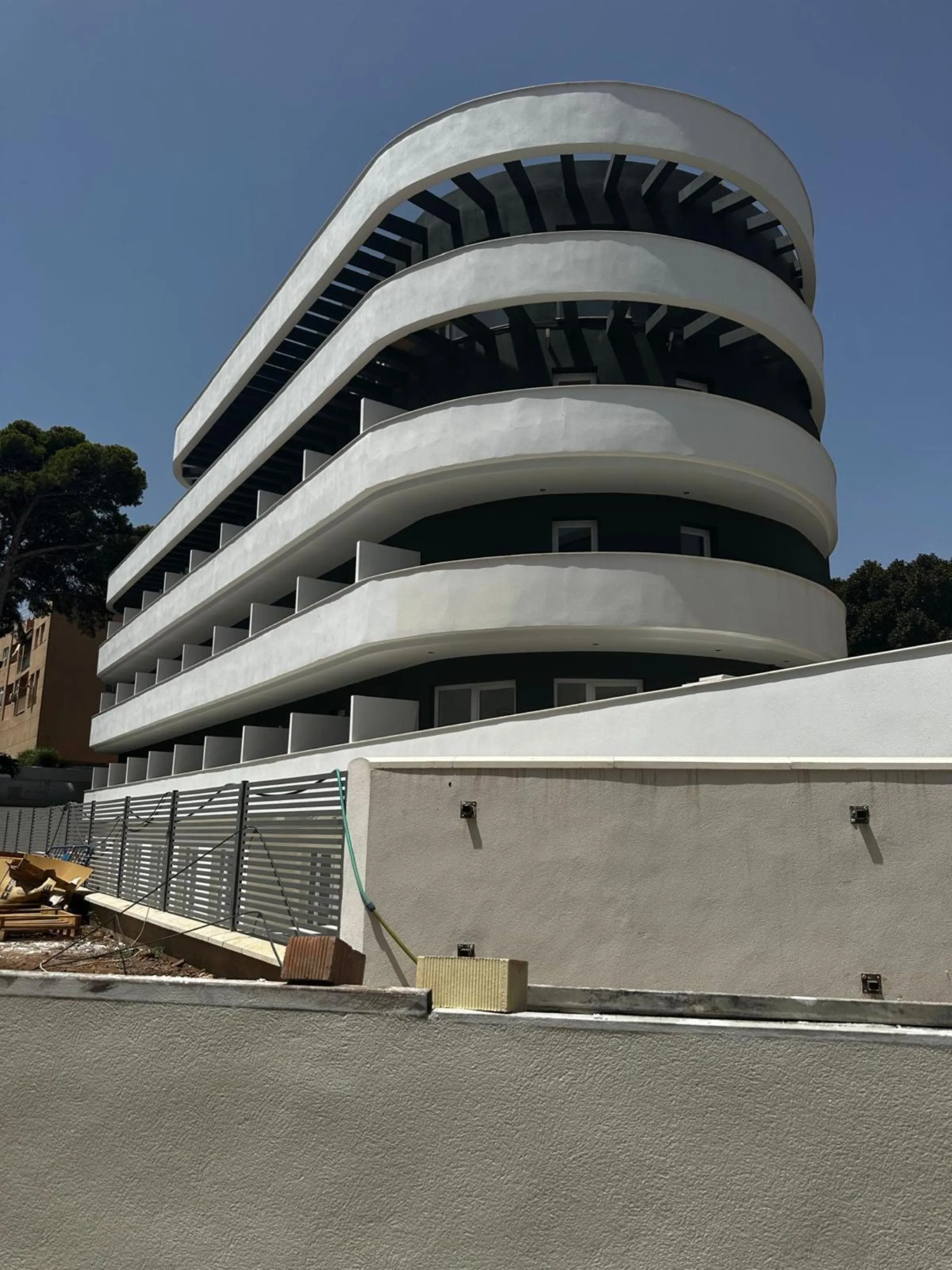 Commercial - Hotel в продаже в Torremolinos, Málaga. В доме 59 спален и 59 ванных комнат. Площадь дома 3370 м²