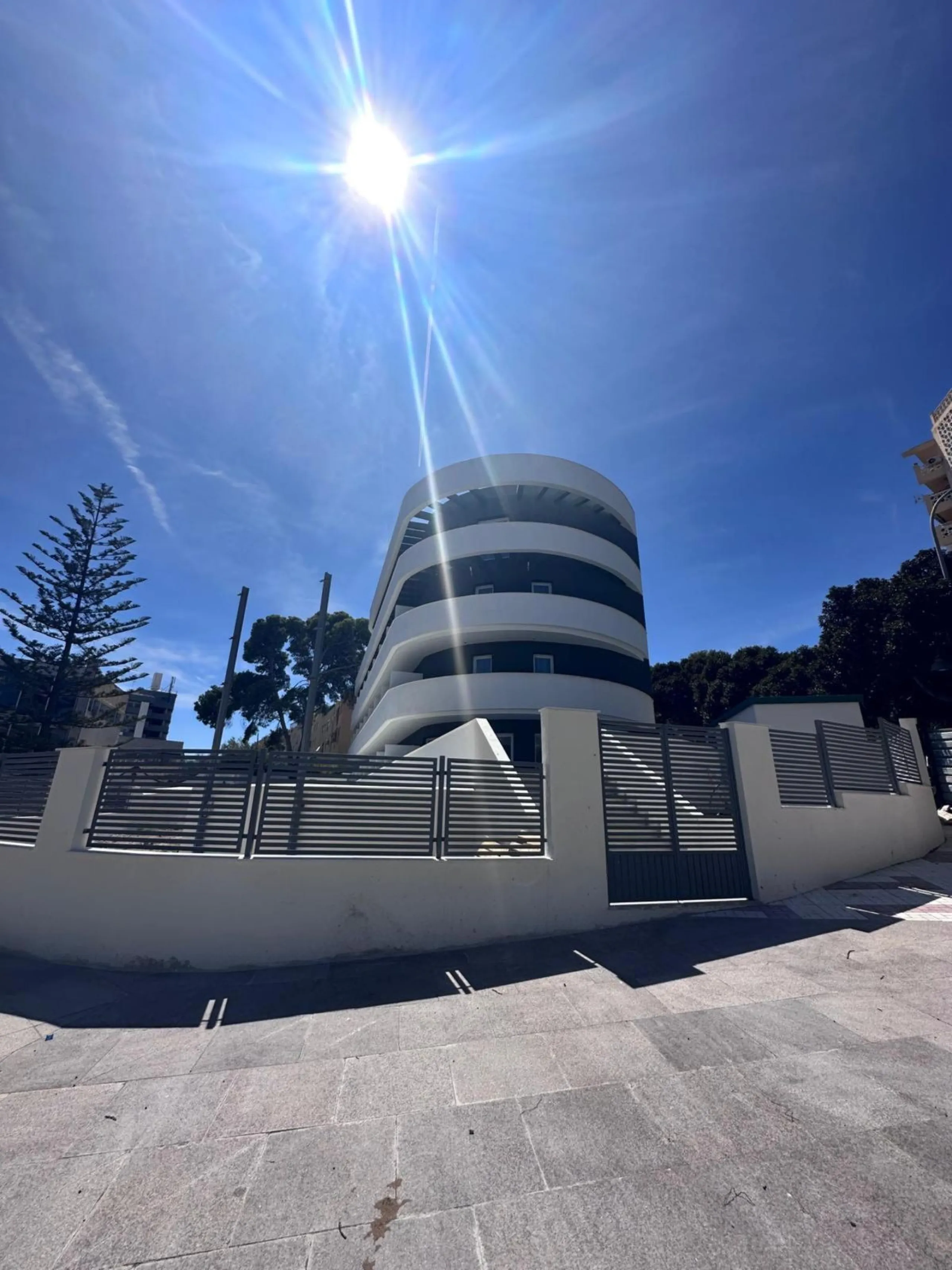 Commercial - Hotel в продаже в Torremolinos, Málaga. В доме 59 спален и 59 ванных комнат. Площадь дома 3370 м²
