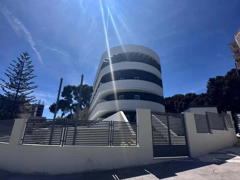 Commercial - Hotel в продаже в Torremolinos, Málaga. В доме 59 спален и 59 ванных комнат. Площадь дома 3370 м²
