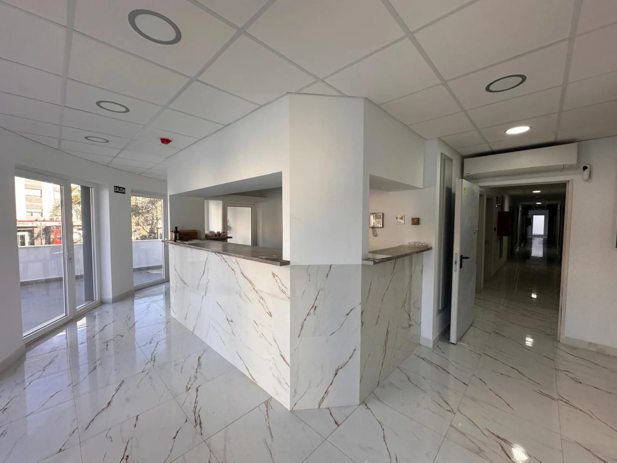 Commercial - Hotel в продаже в Torremolinos, Málaga. В доме 59 спален и 59 ванных комнат. Площадь дома 3370 м²