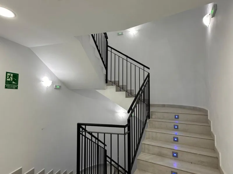 Commercial - Hotel в продаже в Torremolinos, Málaga. В доме 59 спален и 59 ванных комнат. Площадь дома 3370 м²