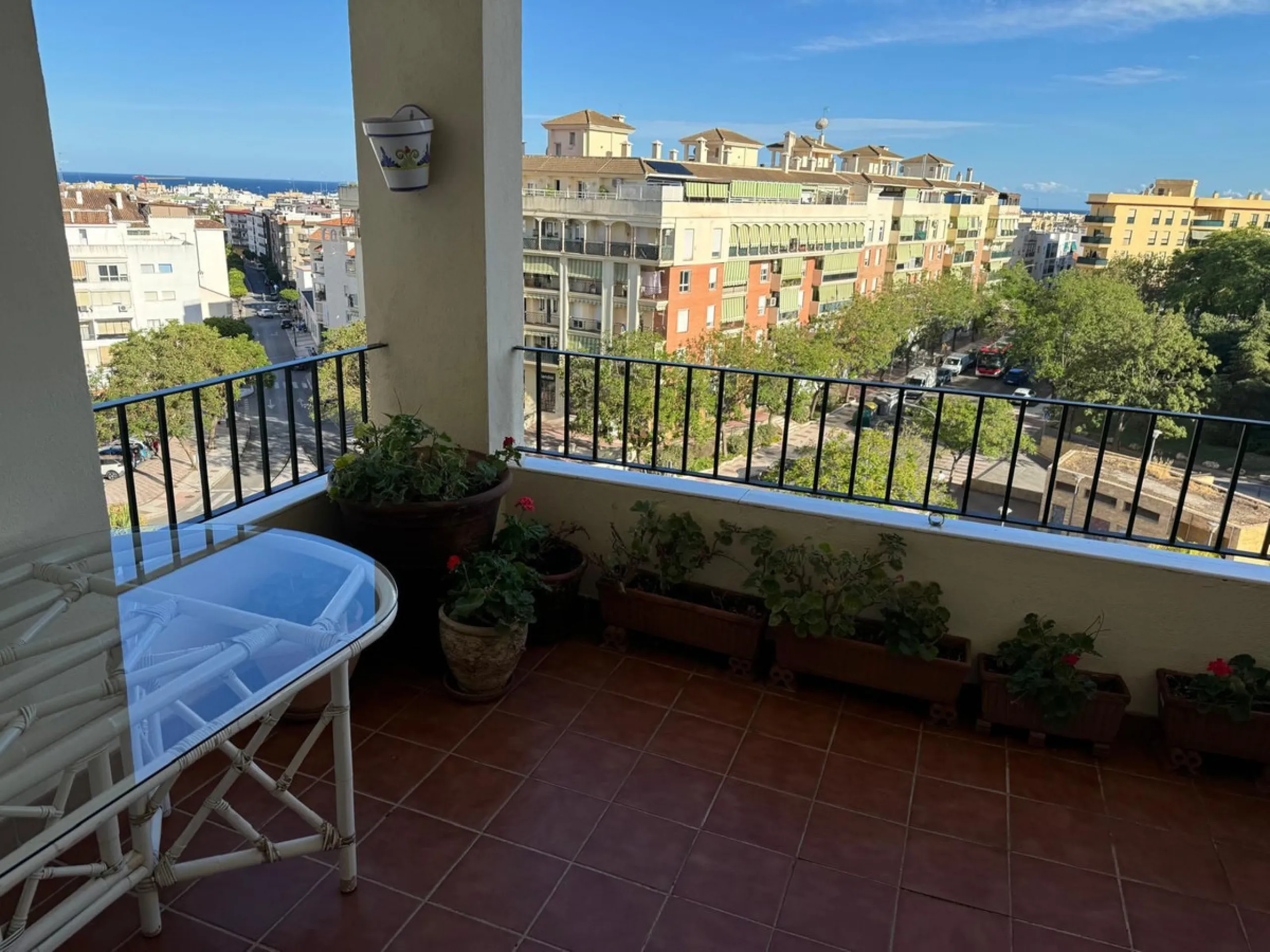 Middle Floor Apartment, Estepona, Costa del Sol.