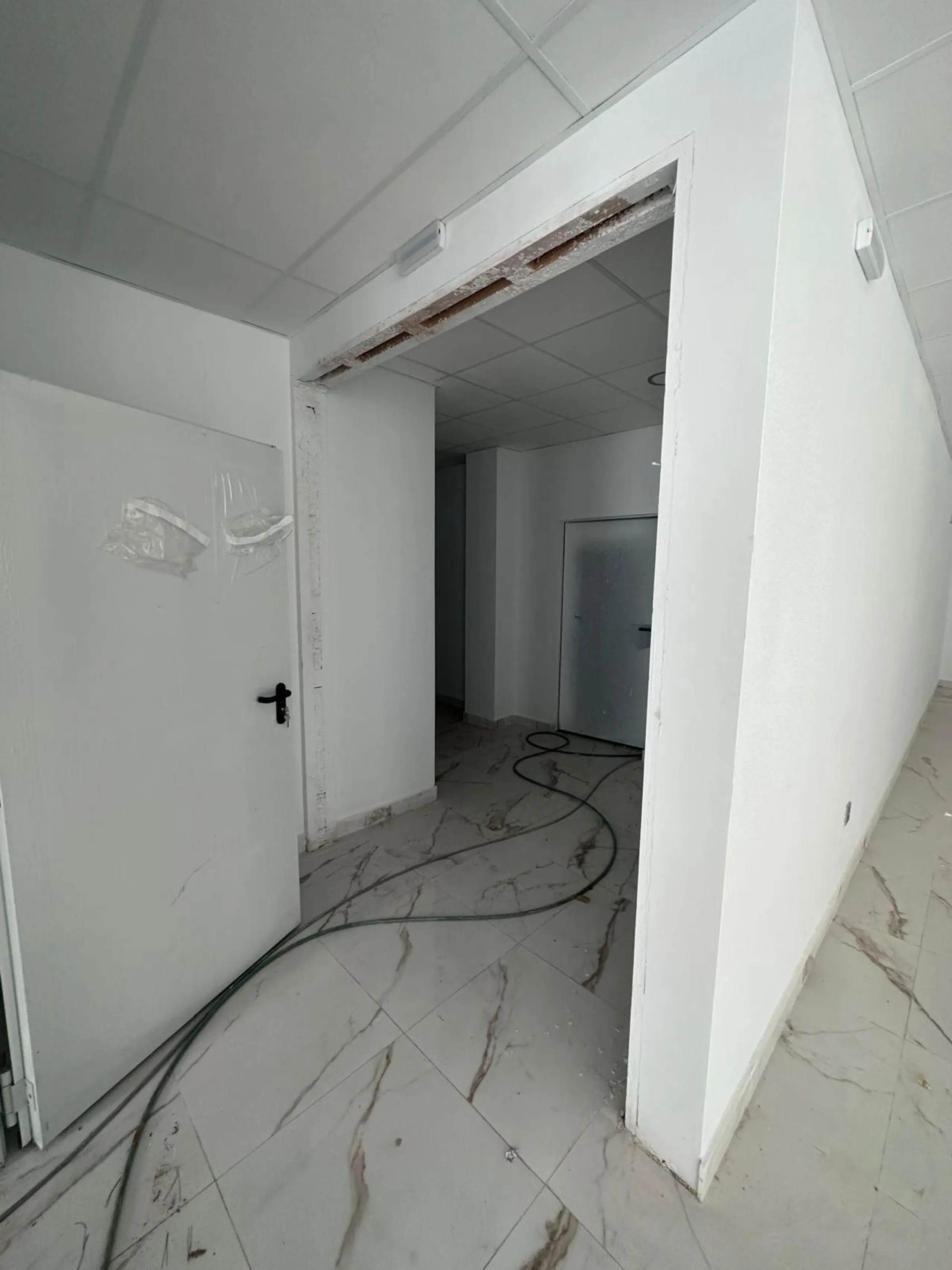 Commercial - Hotel в продаже в Torremolinos, Málaga. В доме 59 спален и 59 ванных комнат. Площадь дома 3370 м²