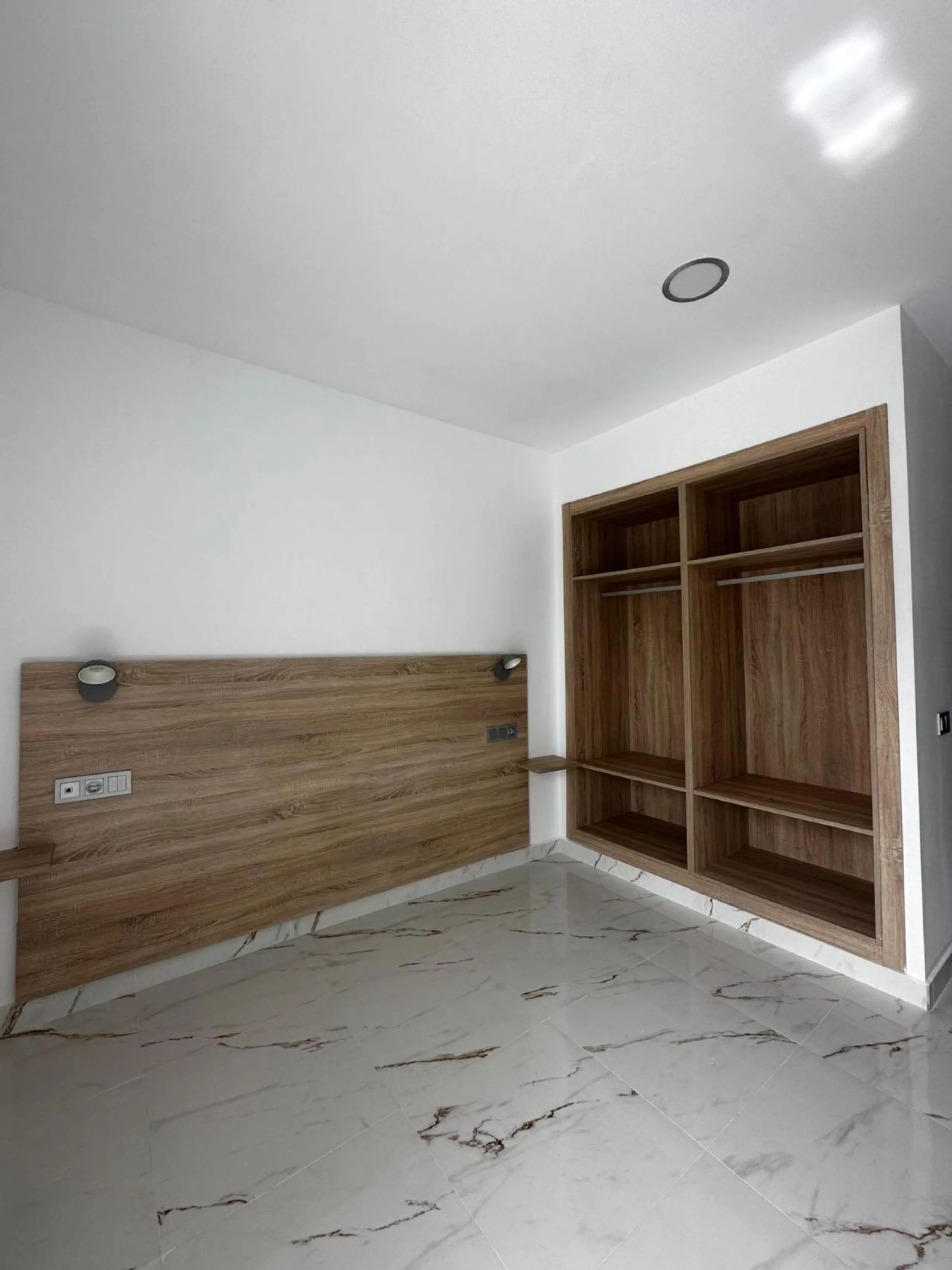 Commercial - Hotel в продаже в Torremolinos, Málaga. В доме 59 спален и 59 ванных комнат. Площадь дома 3370 м²