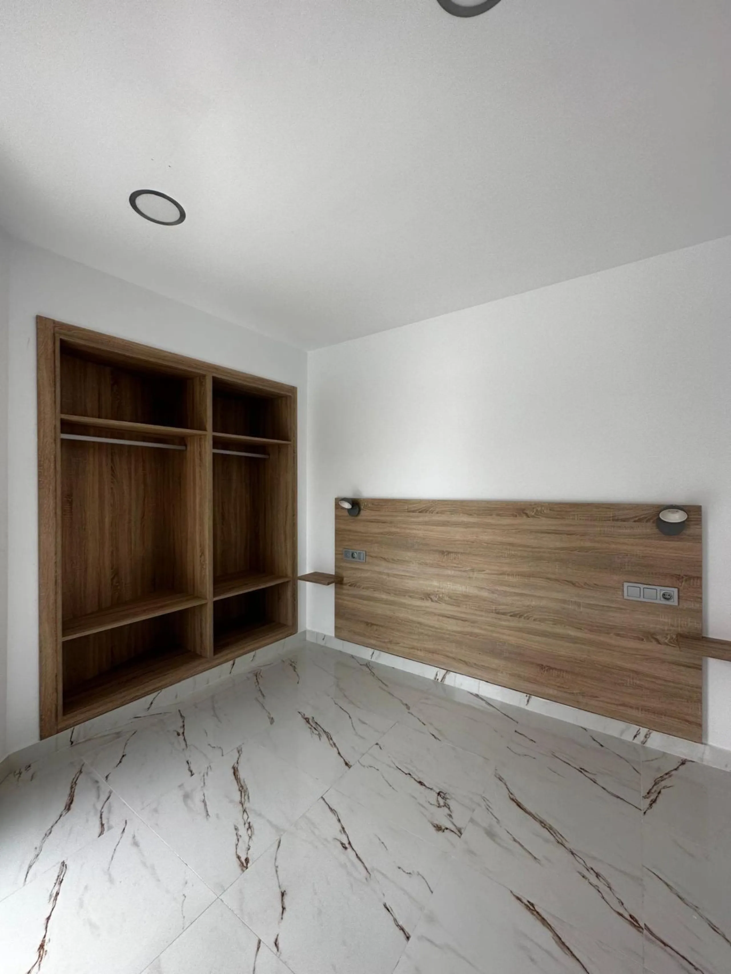 Commercial - Hotel в продаже в Torremolinos, Málaga. В доме 59 спален и 59 ванных комнат. Площадь дома 3370 м²