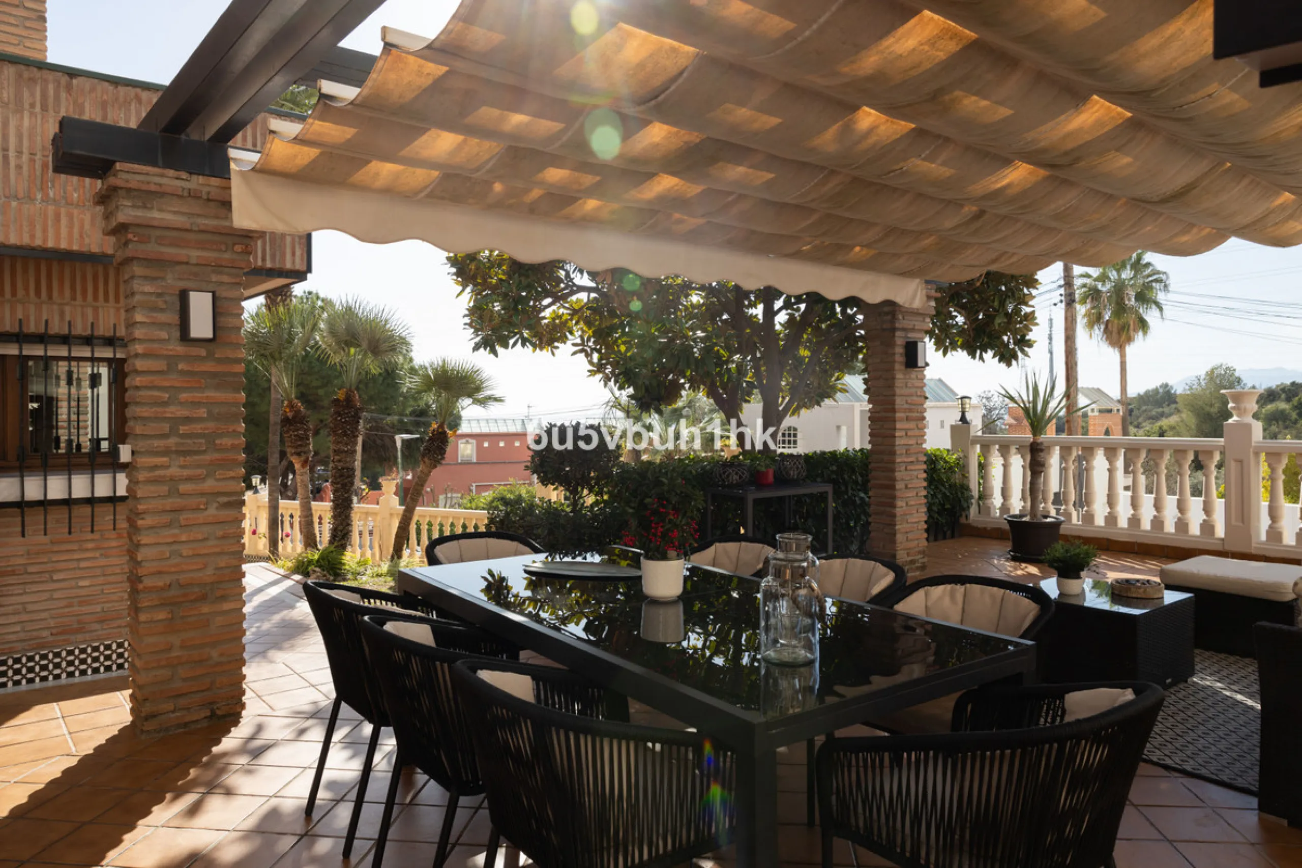 Situated in the prestigious neighborhood of Pinares de San Antón, this charming villa offers an inviting blend of comfort, style, and privacy. Set in one of Málaga's most sought-after areas, the property enjoys stunning views of lush greenery and the spar