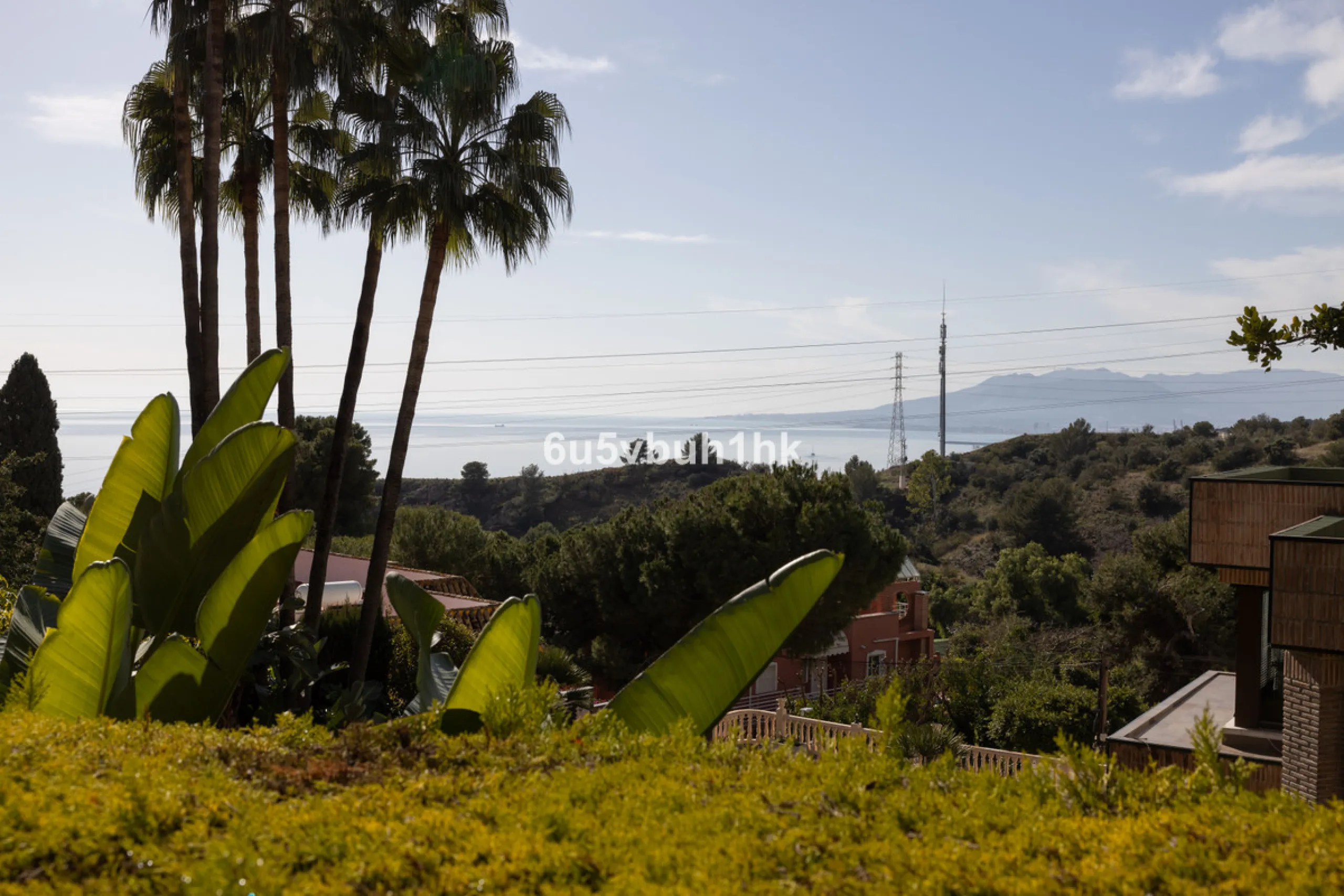 Situated in the prestigious neighborhood of Pinares de San Antón, this charming villa offers an inviting blend of comfort, style, and privacy. Set in one of Málaga's most sought-after areas, the property enjoys stunning views of lush greenery and the spar