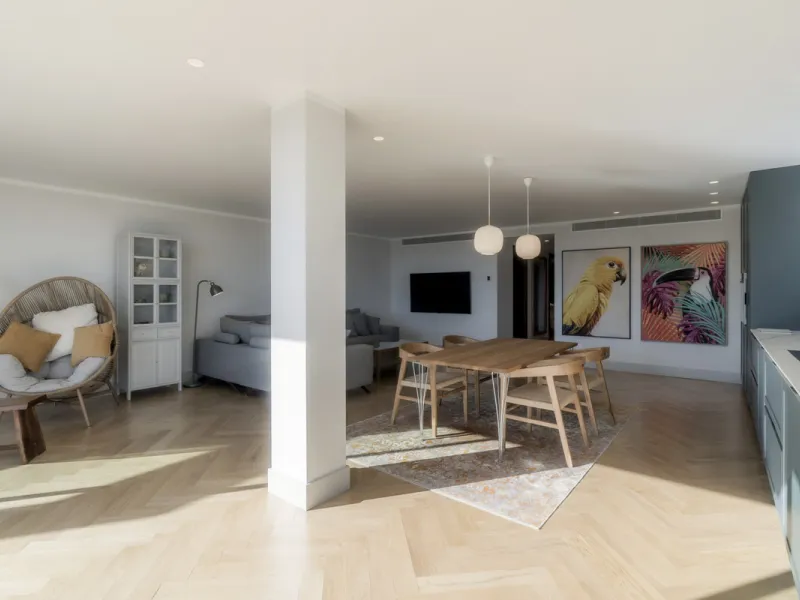 Step into luxury with this newly renovated 2-bedroom, 2-bathroom middle-floor apartment in the heart of Nueva Andalucía. Designed for modern living, it features a state-of-the-art Gaggenau kitchen, elegant herringbone wood flooring, and a spacious southwe