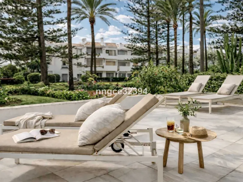 Beach Ground-Floor Garden Apartment | San Pedro de Alcántara Playa