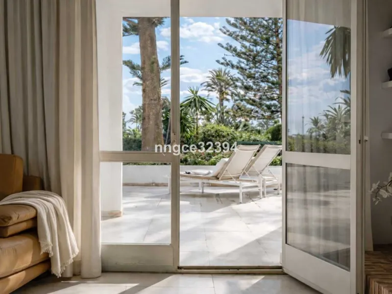 Beach Ground-Floor Garden Apartment | San Pedro de Alcántara Playa