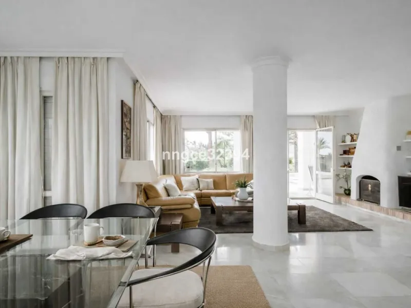 Beach Ground-Floor Garden Apartment | San Pedro de Alcántara Playa