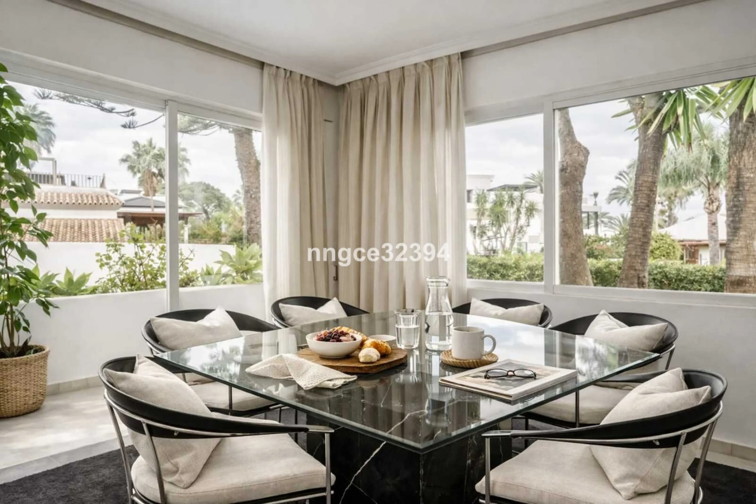 Beach Ground-Floor Garden Apartment | San Pedro de Alcántara Playa
