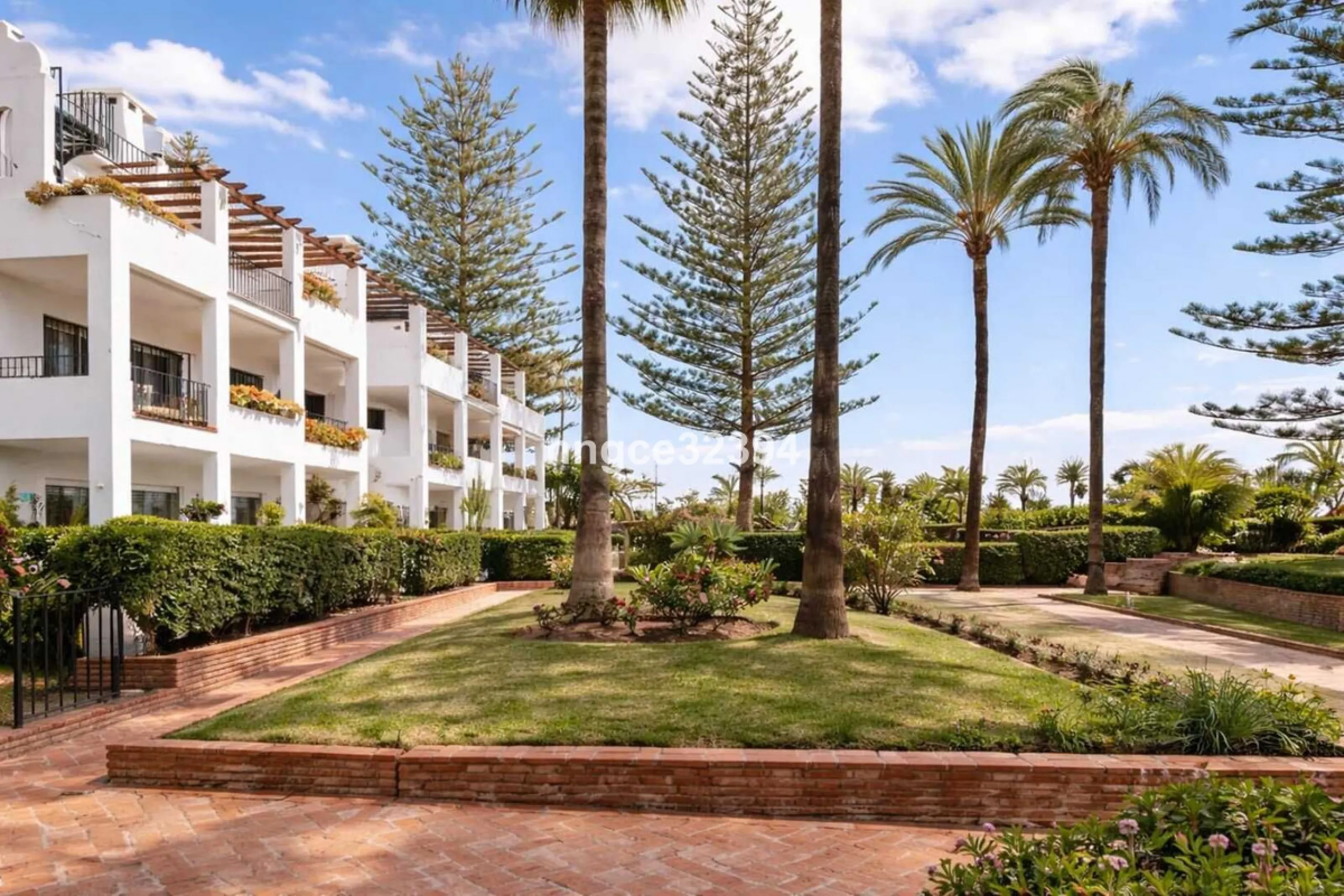 Beach Ground-Floor Garden Apartment | San Pedro de Alcántara Playa