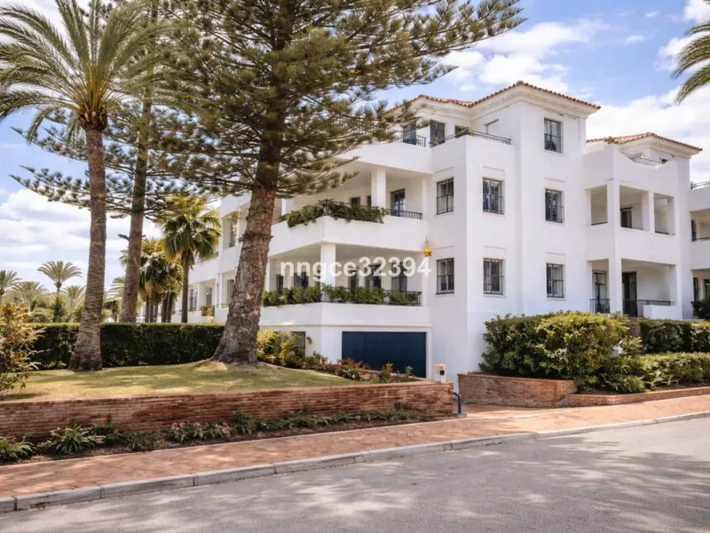Beach Ground-Floor Garden Apartment | San Pedro de Alcántara Playa