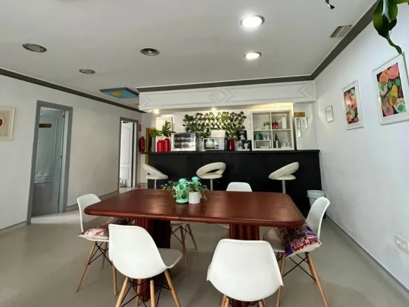 Comfortable and familiar hostel of Marbella, filled with light and charm, equipped with baths ,central a/c and heating, television and a bar-cafeteria with connection to internet. It is situated at 100 meters from the old town and centre of Marbella and a