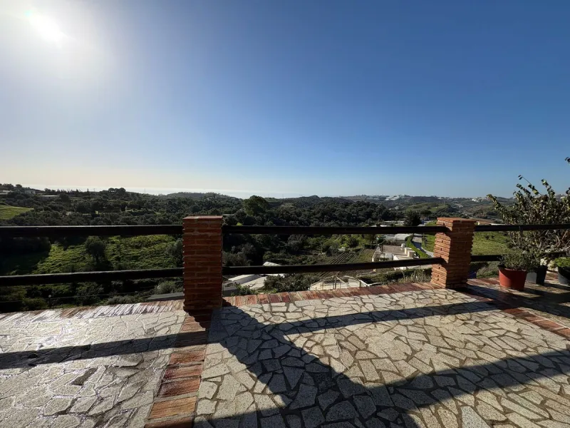* Independent 3-Bedroom Villa with Private Pool and Stunning Panoramic Views in La Cala de Mijas *