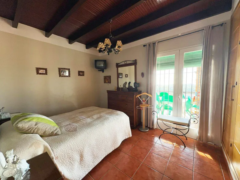 * Independent 3-Bedroom Villa with Private Pool and Stunning Panoramic Views in La Cala de Mijas *
