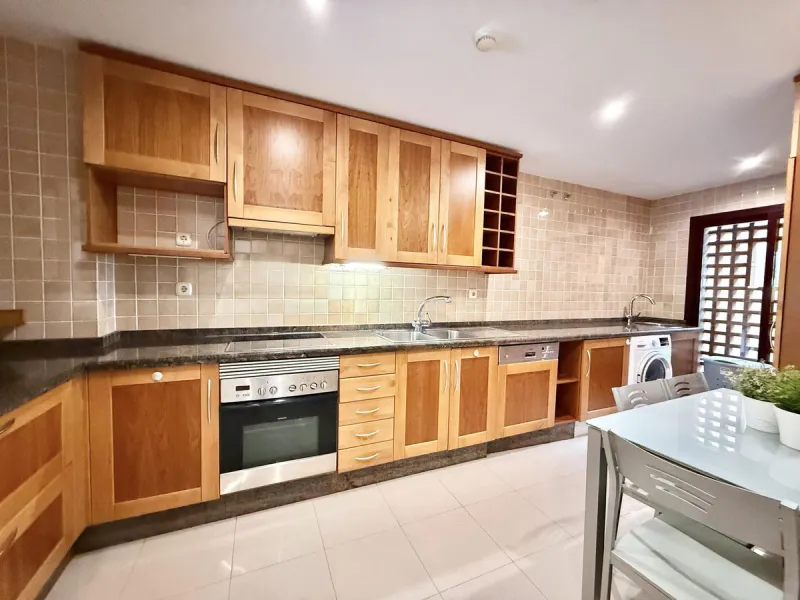 This magnificent frontline beach ground floor apartment is part of an exclusive gated community of only 80 homes. Surrounded by lush mature tropical gardens, it offers a tranquil and sophisticated ambience. The property includes a private underground park