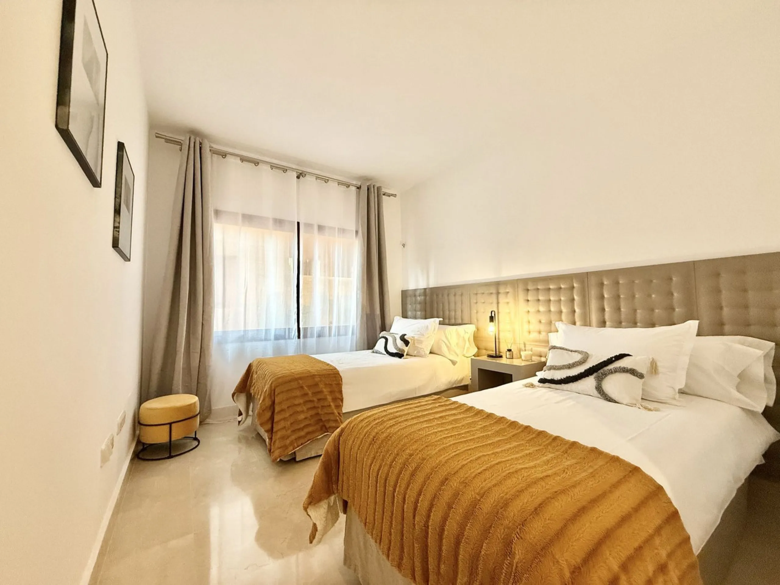 This magnificent frontline beach ground floor apartment is part of an exclusive gated community of only 80 homes. Surrounded by lush mature tropical gardens, it offers a tranquil and sophisticated ambience. The property includes a private underground park