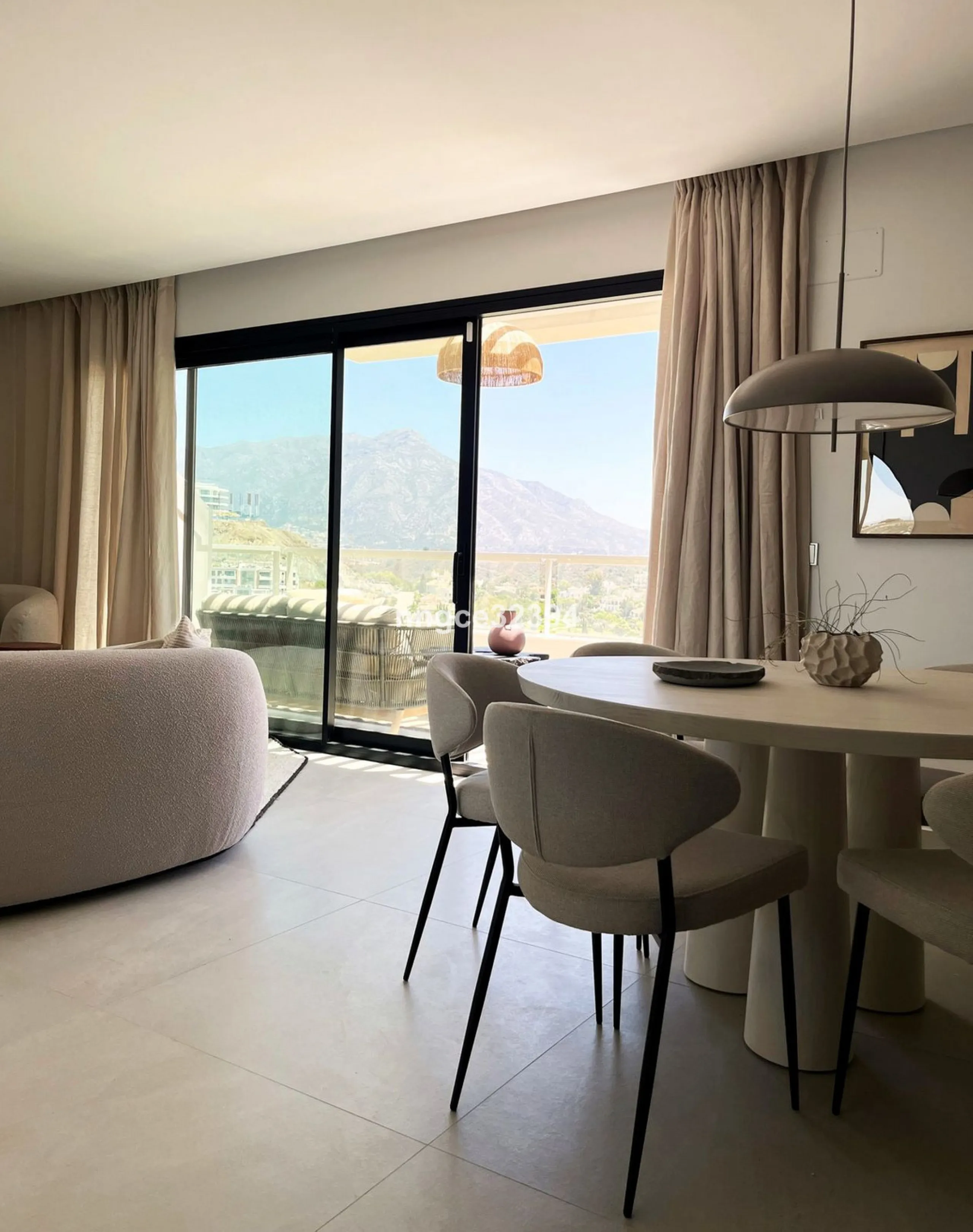 **Stunning Penthouse with Panoramic Sea & Golf Views in La Quinta, Benahavis**