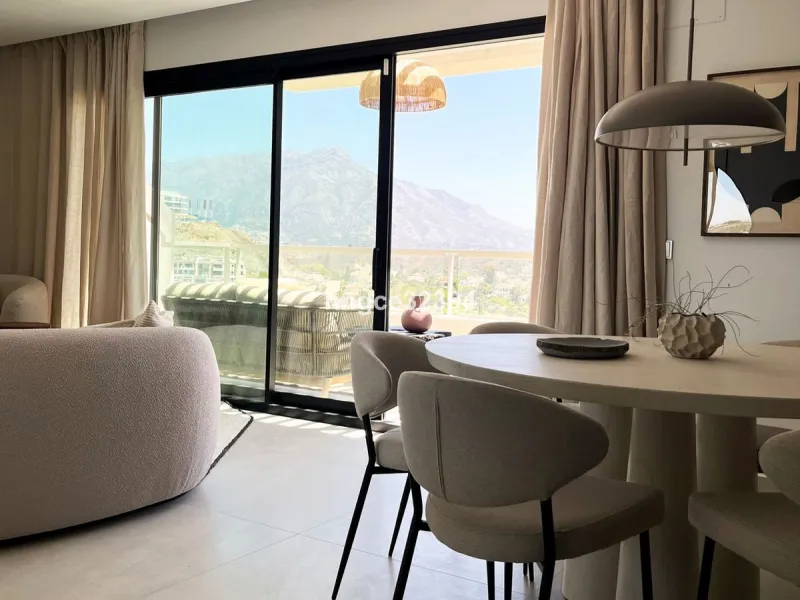 **Stunning Penthouse with Panoramic Sea & Golf Views in La Quinta, Benahavis**