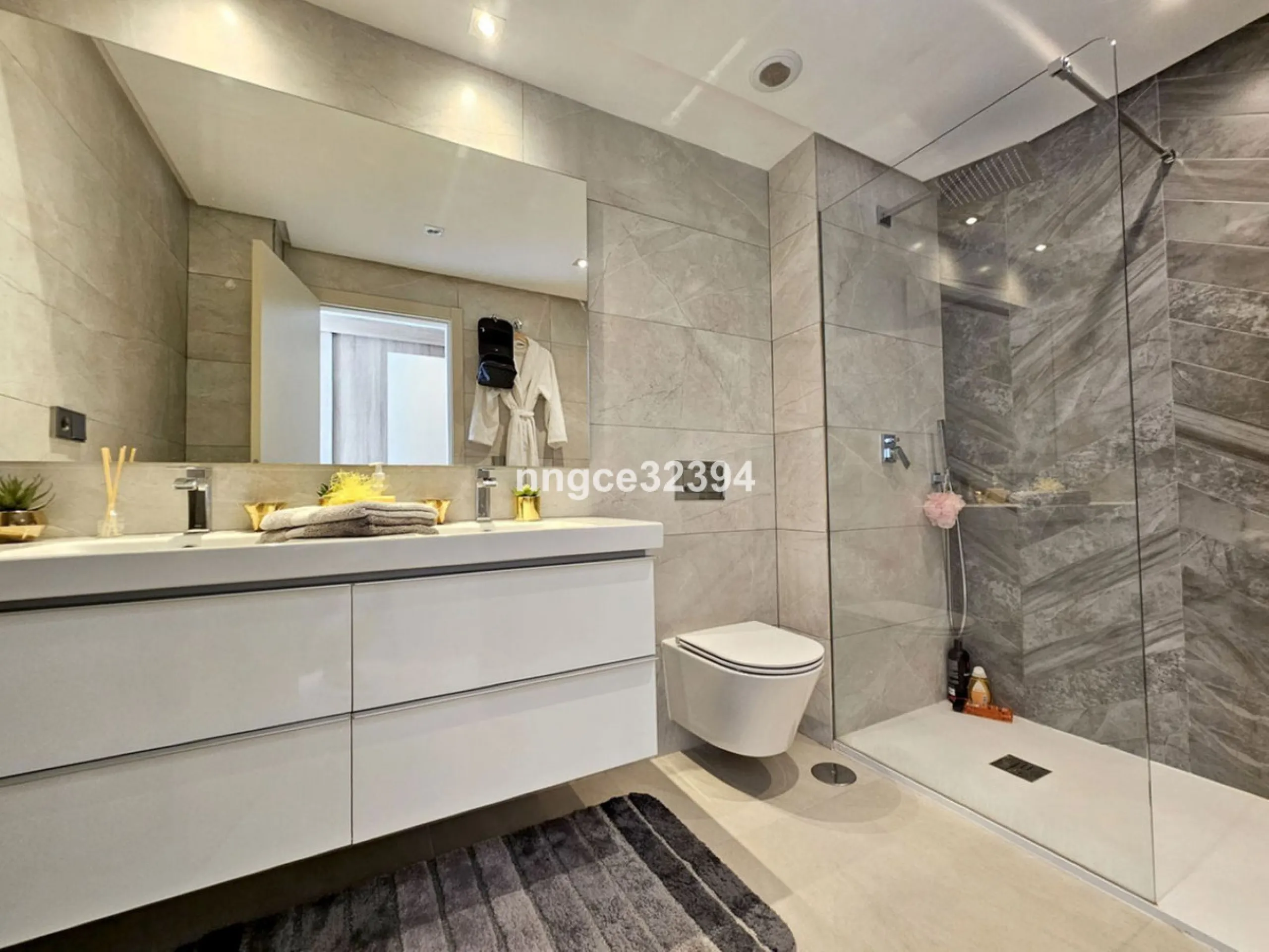 **Stunning Penthouse with Panoramic Sea & Golf Views in La Quinta, Benahavis**