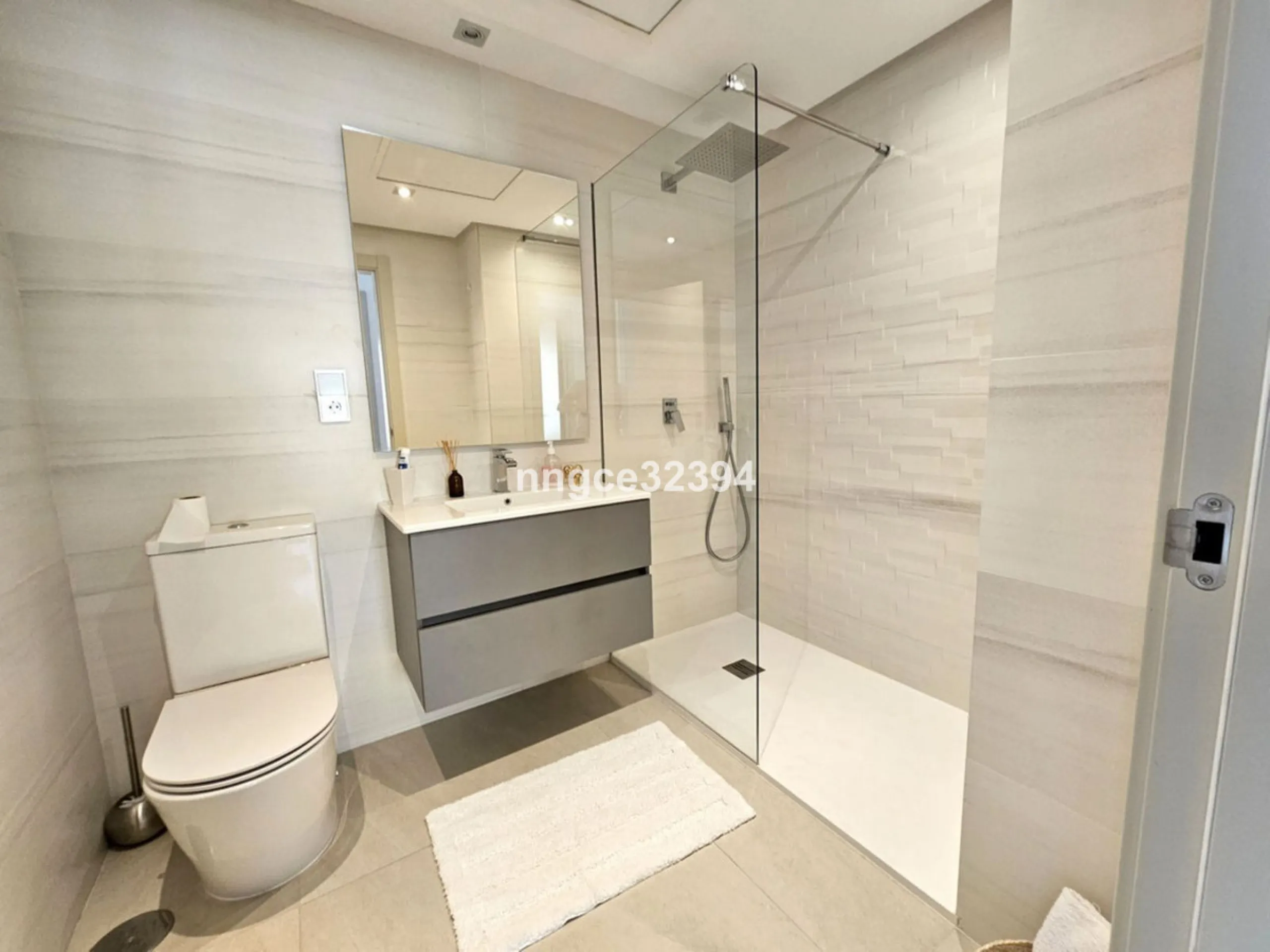 **Stunning Penthouse with Panoramic Sea & Golf Views in La Quinta, Benahavis**