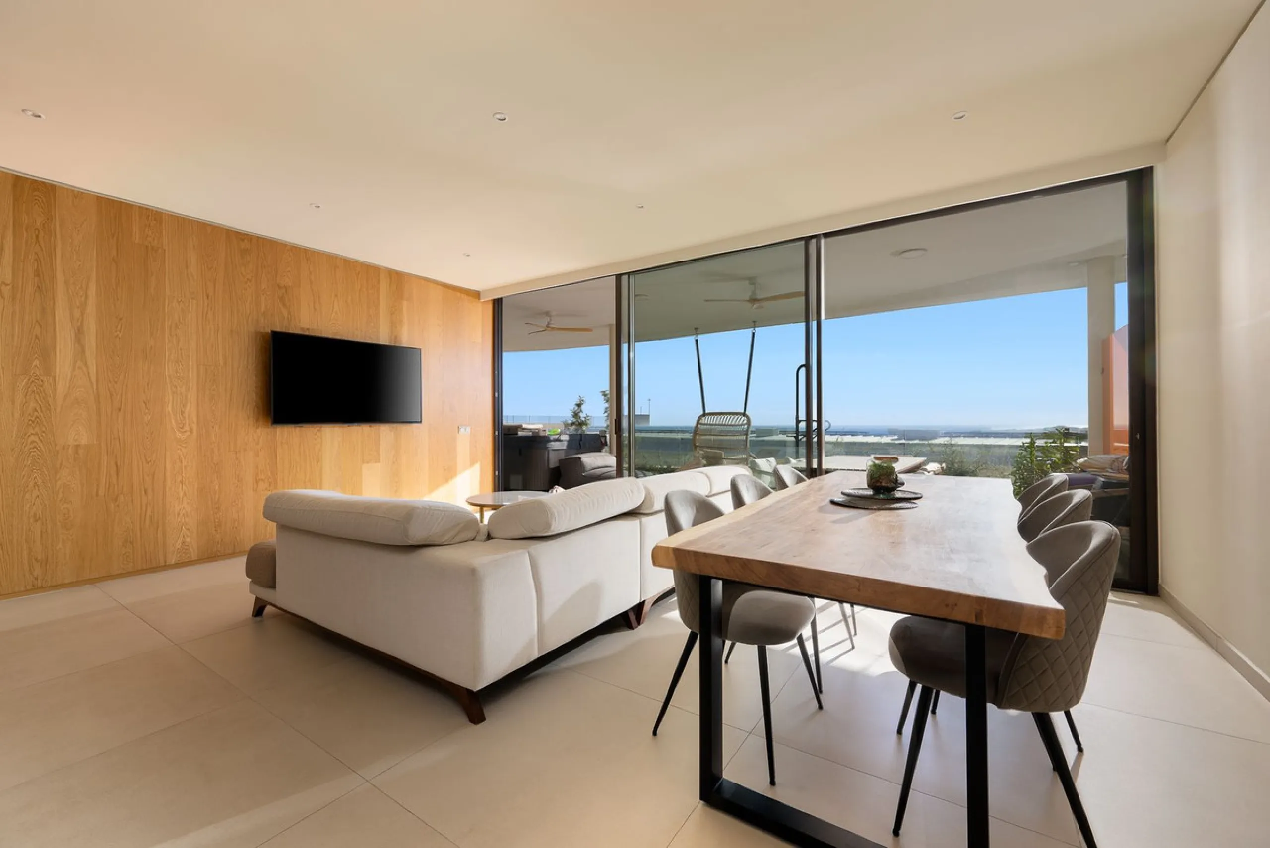 Tucked away in the tranquil hills of El Higueron, this stylish newly built community is an exceptional residential urbanization that beautifully combines the best of luxury living, nature, and modern design. Just a short 3-minute walk from the renowned Hi