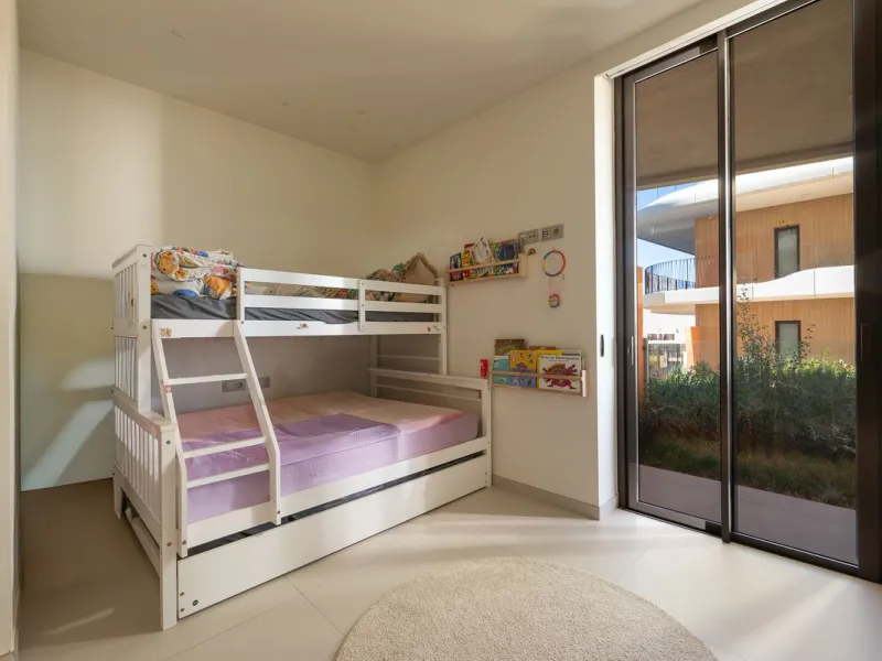 Tucked away in the tranquil hills of El Higueron, this stylish newly built community is an exceptional residential urbanization that beautifully combines the best of luxury living, nature, and modern design. Just a short 3-minute walk from the renowned Hi